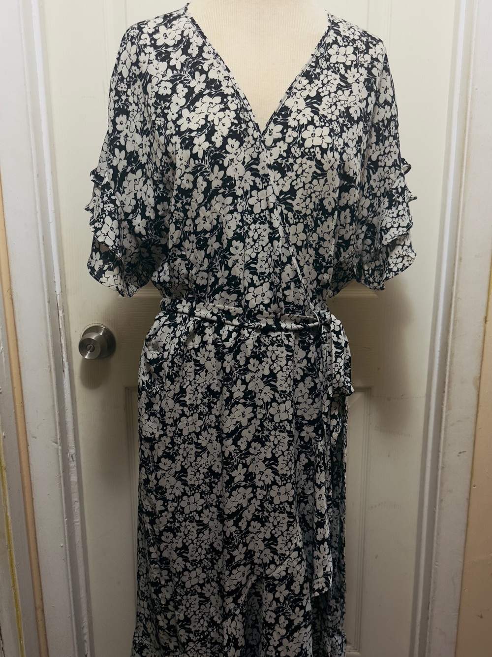 Max Studio Black & White Floral Wrap Ruffled Midi Skirt #563